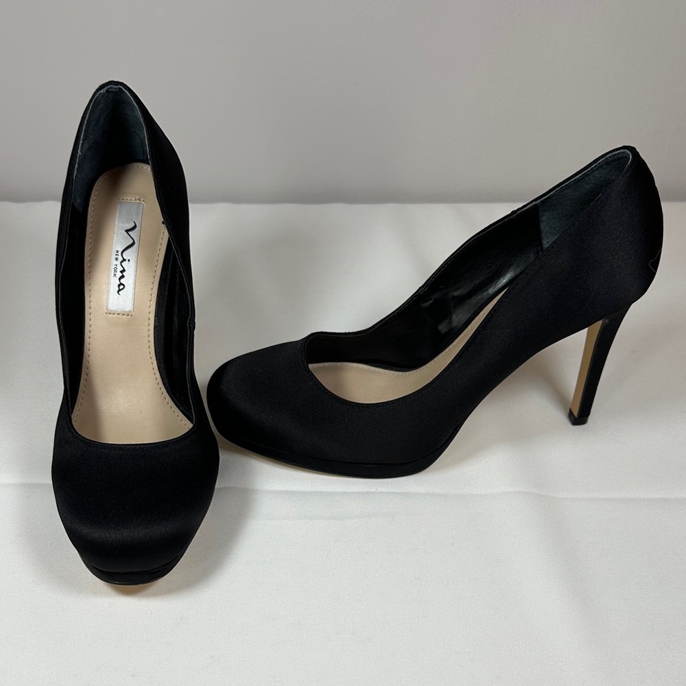 Nina Size 6.5 Elegant Black Satin Round Toe 4” Heels
